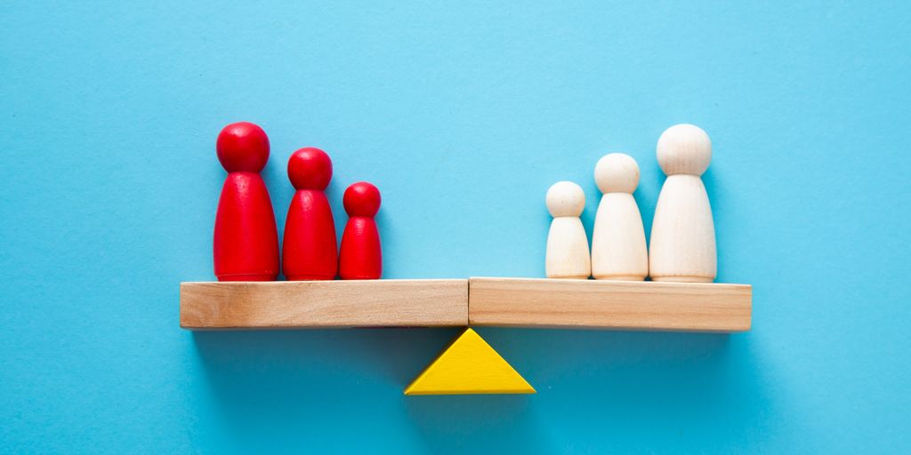 Comparison Between Bitrix24 and Deskera