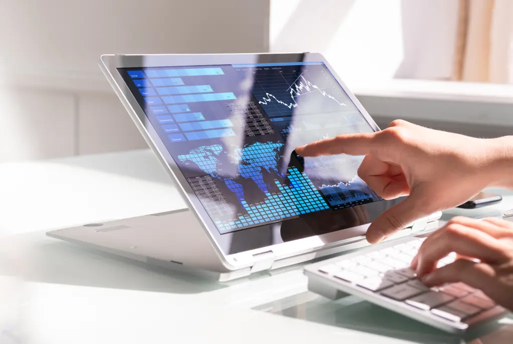 Comparison Between Bitrix24 and Deskera