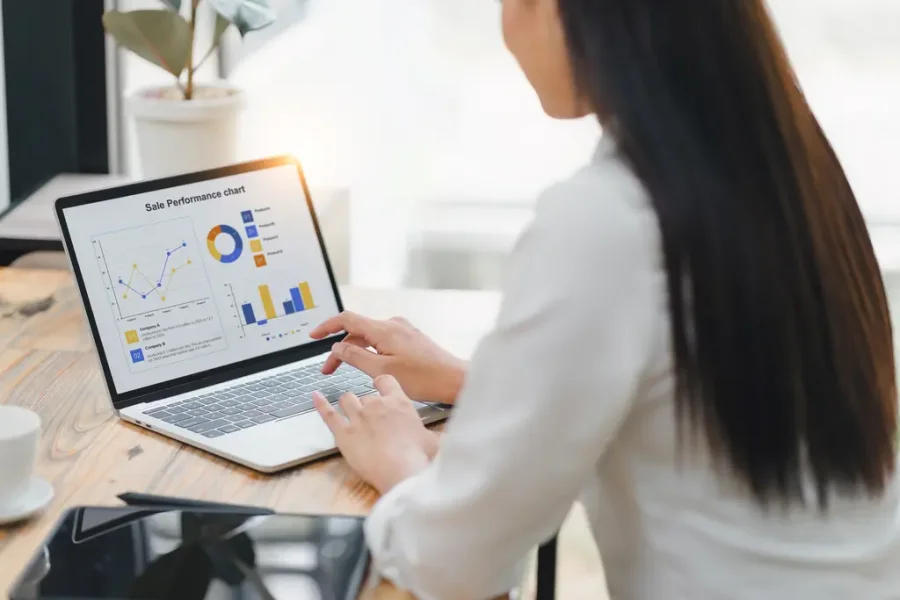 A CRM So Simple It Trains Itself: 6 Steps to Adoption Without a Training Day